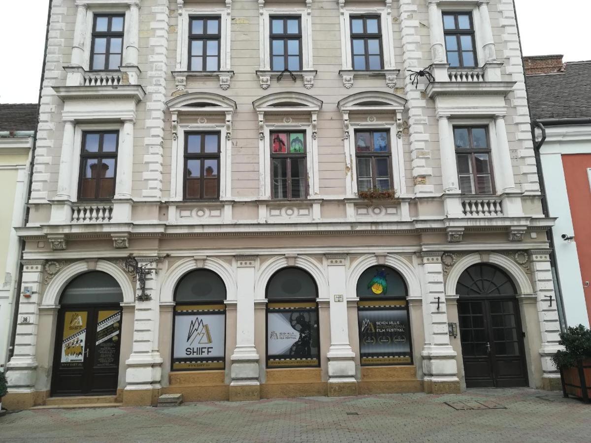 King 38-1 Apartman Apartment Beci Exterior foto